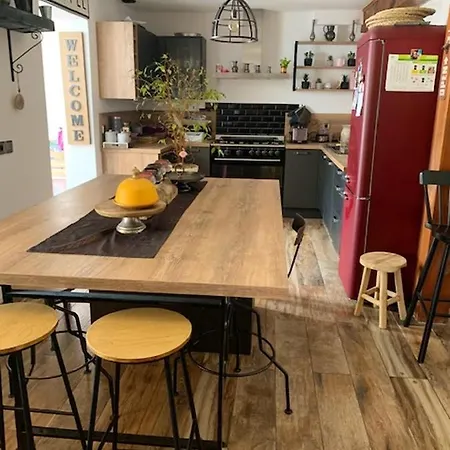 Elegante A Avec Piscine Privee