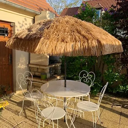 Elegante A Avec Piscine Privee Omerville